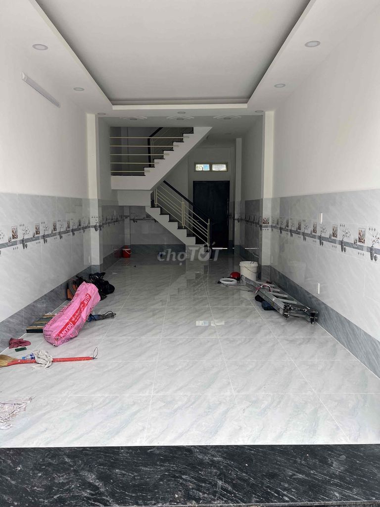 Bán nhà mặt tiền Bà Hom , sát bên chợ Phú Lâm