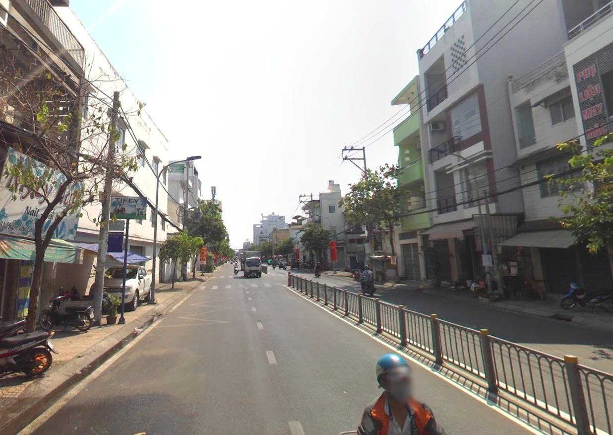 Bán nhà diện tích lớn mặt tiền Phạm Văn Chí