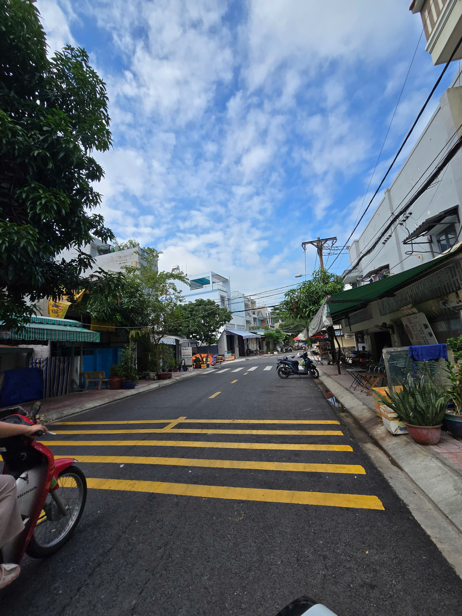 Bán nhà mặt tiền nội bộ khu Cư xá D , kế bên công viên Bình Phú