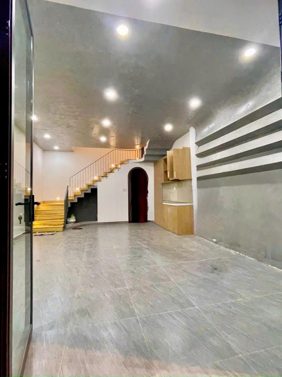 Mặt tiền nội bộ - KDC Bình Phú 1 - 5m x 8.5m - 5 tầng - Nhà mới vào ở liền.