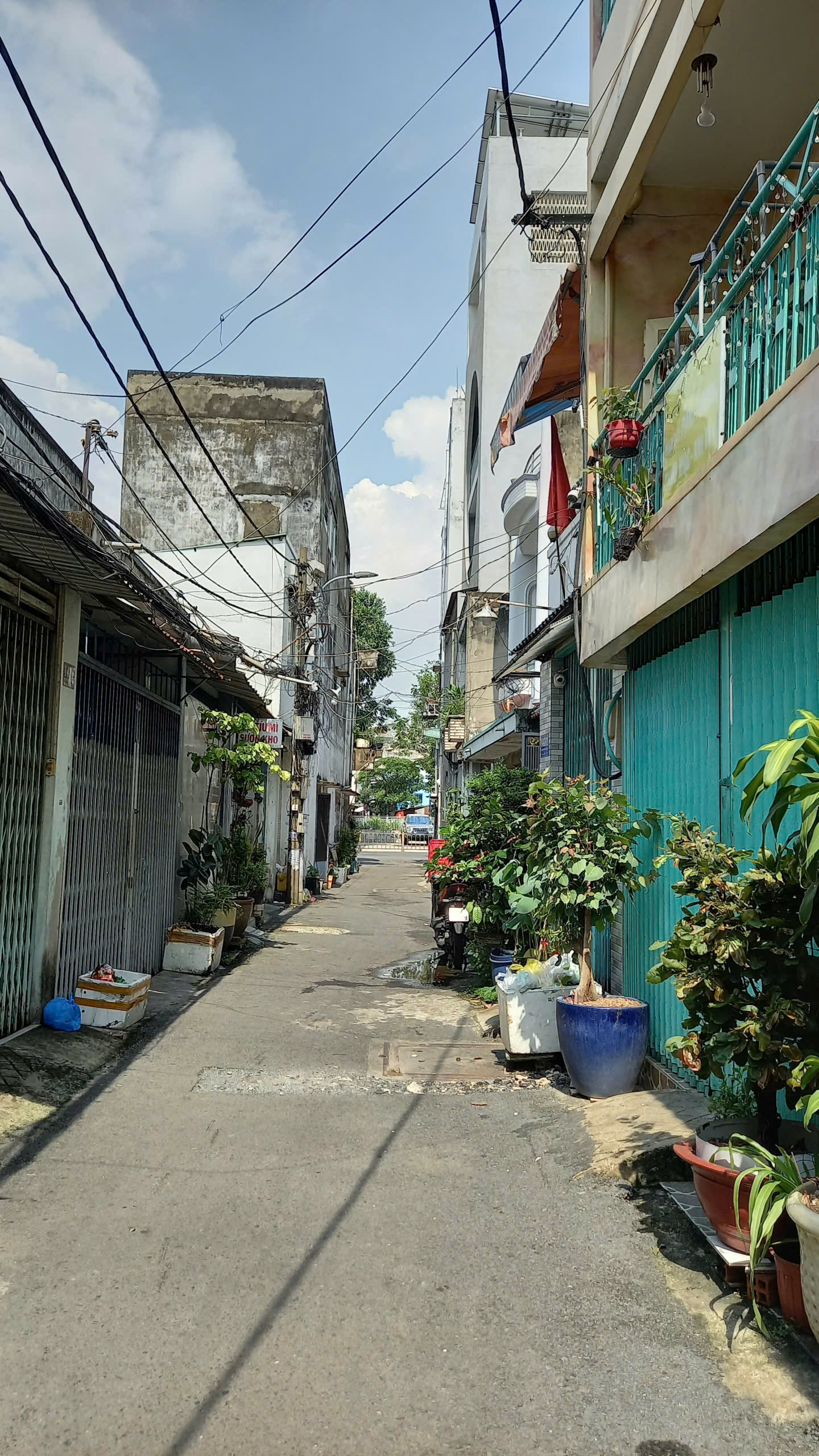 Bán nhà nát tích lớn - Gần công viên Bình Phú